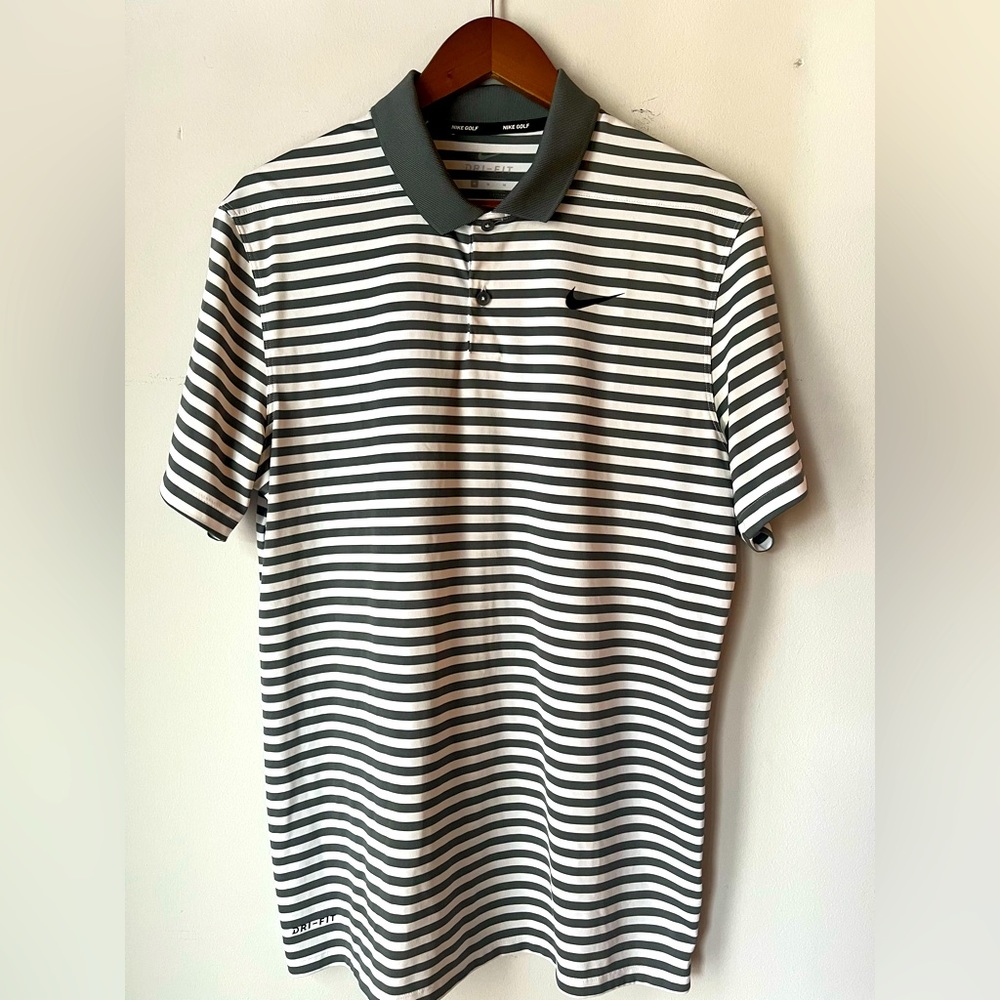 Nike Golf Dri Fit Gray w/White Stripe Short Sleeve, Size M